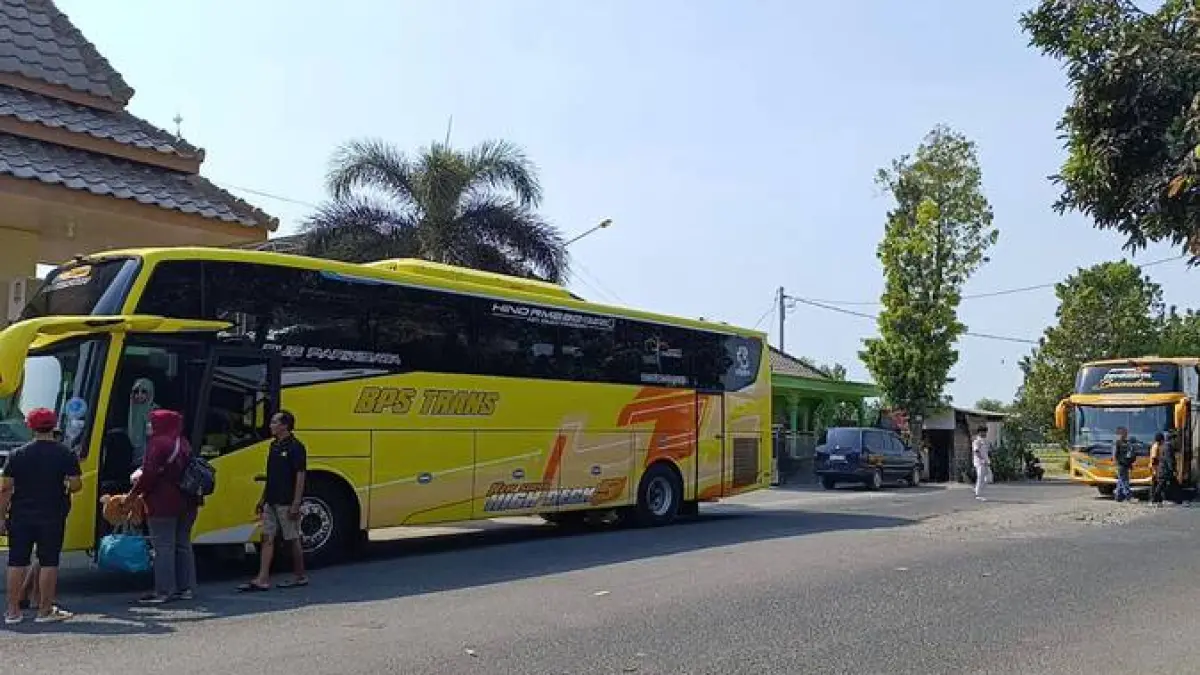 Aksi Damai Peternak Blitar: Tuntutan Harga Telur dan Kelangkaan Pakan di Senayan