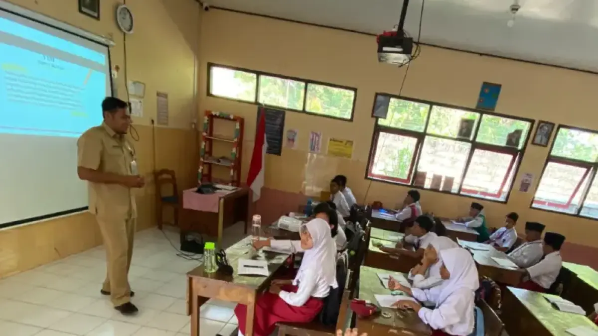 Analisis DPPPAPPKB Terhadap Penurunan Pagu Siswa SD di Blitar: Keberhasilan Program KB tidak Jadi Satu-satunya Penyebab