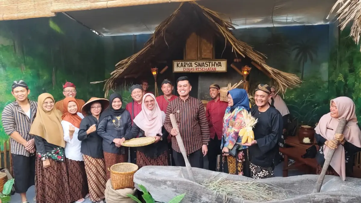 Bazaar Blitar Djadoel 2026: Dinas Kesehatan Promosikan Gaya Hidup Sehat dan Pangan Bergizi Melalui Konsep Lumbung Desa 'Loh Jinawi'