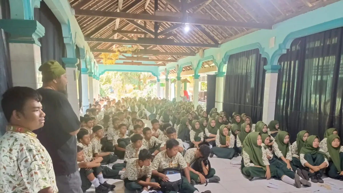 Blitar NoBar Perkenalkan Dunia Film ke Pelajar di UPT SMPN 1 Nglegok