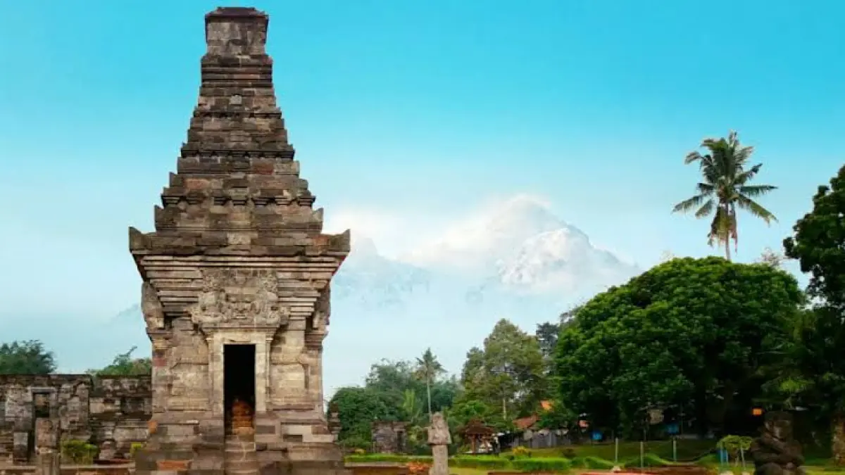 Candi Penataran Blitar: Saksi Sejarah Tiga Kerajaan Nusantara di Dalam Keindahan Alam