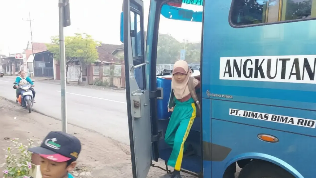 Dinas Perhubungan Kabupaten Blitar Laksanakan Uji KIR Bus Sekolah Gratis Saat Libur Semester