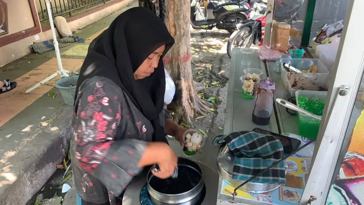 Es Krim Pak Ateng: Tradisi Rasa Blitar yang Bertahan Sejak 1970