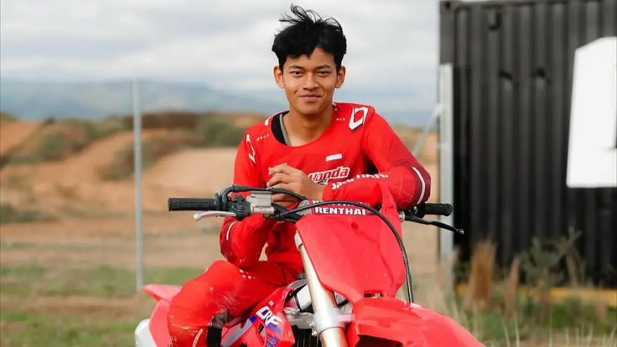 Feda Ega Pratama Menjadi Wakil Juara Dunia, Kembali Ke Moto3 Setelah Musim yang Menantang