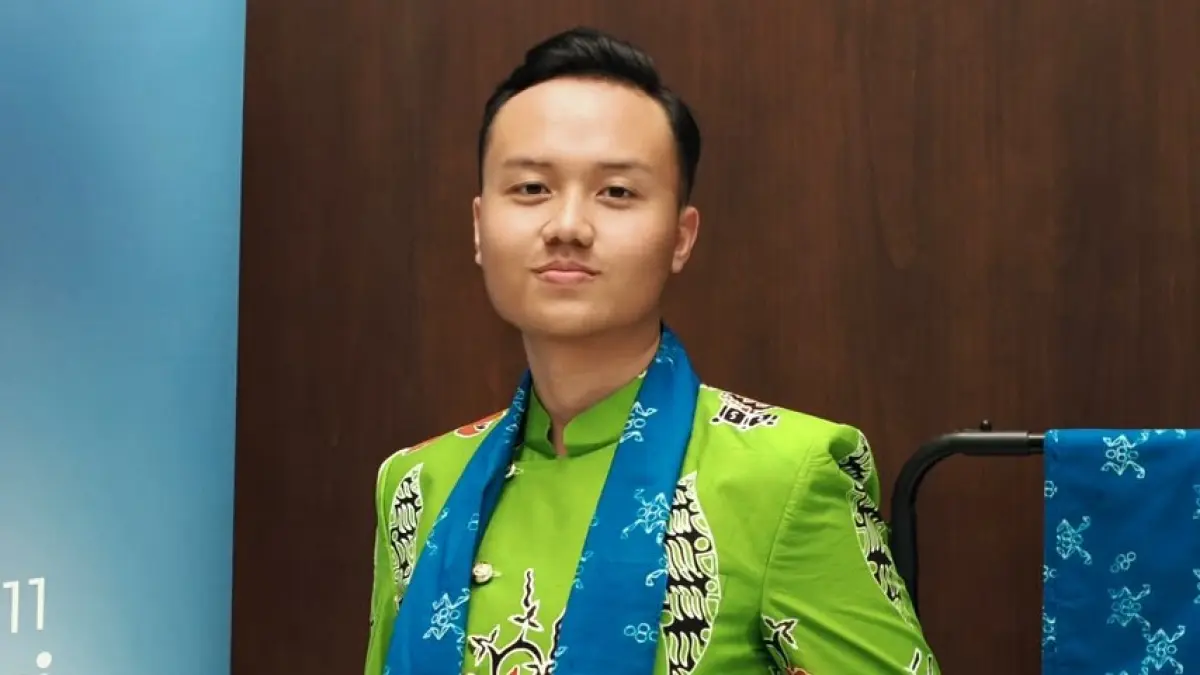 Ilham Pangestu Harwoko: Pemuda Blitar yang Mengangkat Batik ke Tingkat Nasional