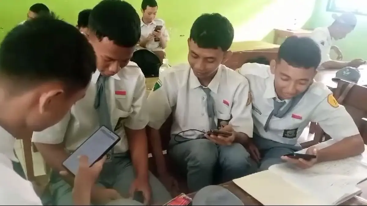 Inovasi Game Literasi Tiga Kembara Kelana Dorong Guru SMKN 1 Kademangan Jadi Pemenang EJIES 2025