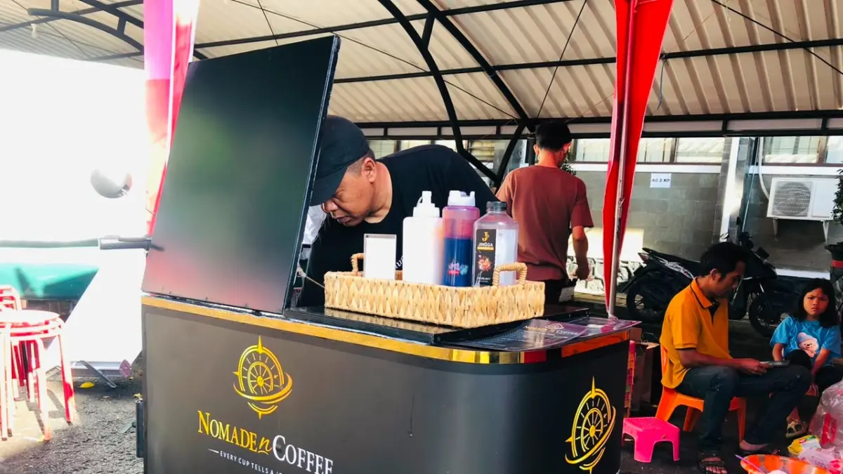 Inovasi Nomade and Coffee: Solusi Cerdas di Tengah Persaingan Kedai Kopi di Blitar