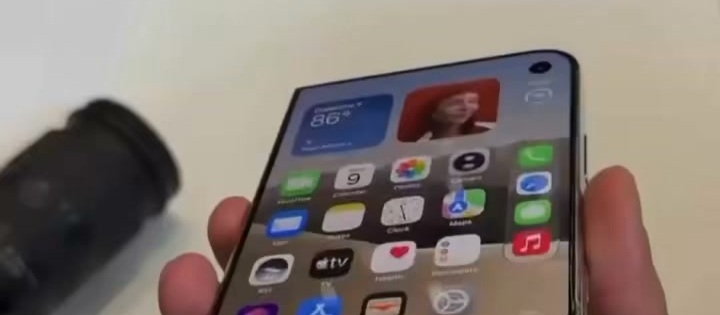 iPhone Duo: Inovasi Apple dalam Smartphone Lipat yang Mencuri Perhatian Blitar