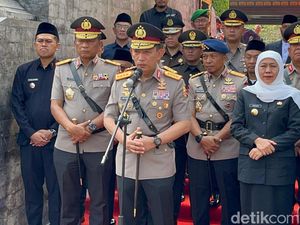 Kapolri Berikan Penjelasan Terkait Penangkapan Roy Suryo dan dr Tifa di Blitar