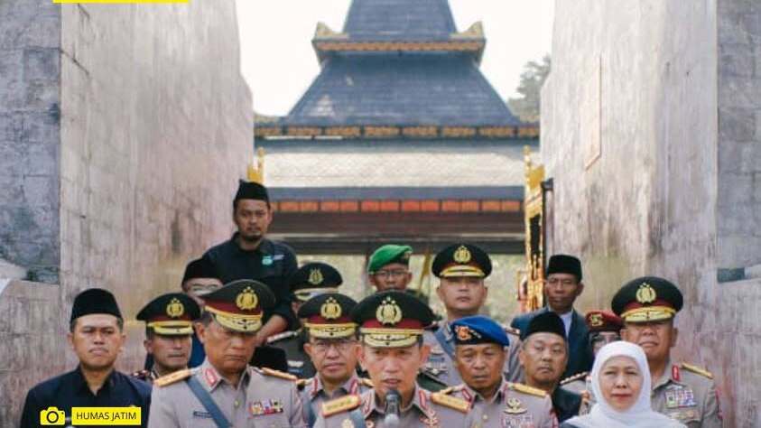Kapolri dan Gubernur Jatim Ziarah ke Makam Bung Karno dalam Peringatan Haul ke-56