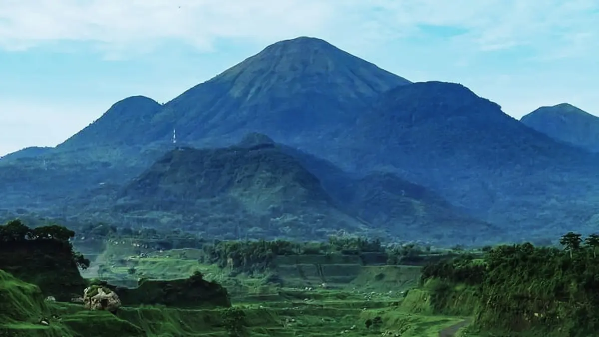 Kawah Ijen: Destinasi Ideal untuk Pendaki Pemula di Jawa Timur