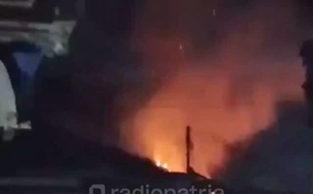 Kebakaran Melanda Pasar Ngemplak di Tulungagung, Lima Ruko Terbakar Akibat Korsleting Listrik
