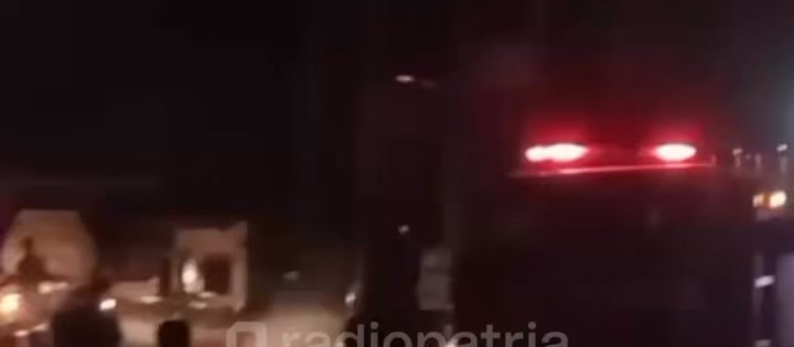 Kebakaran Pabrik Penggilingan Sekam di Jombang: Pengguna Jalan Disarankan Mencari Jalur Alternatif