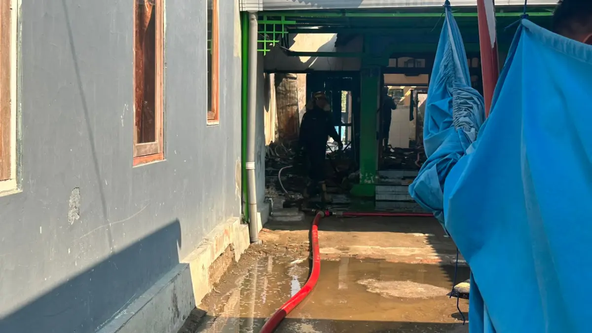 Kebakaran Rumah di Klampok: Ledakan Gas Melon Picu Kepanikan Warga