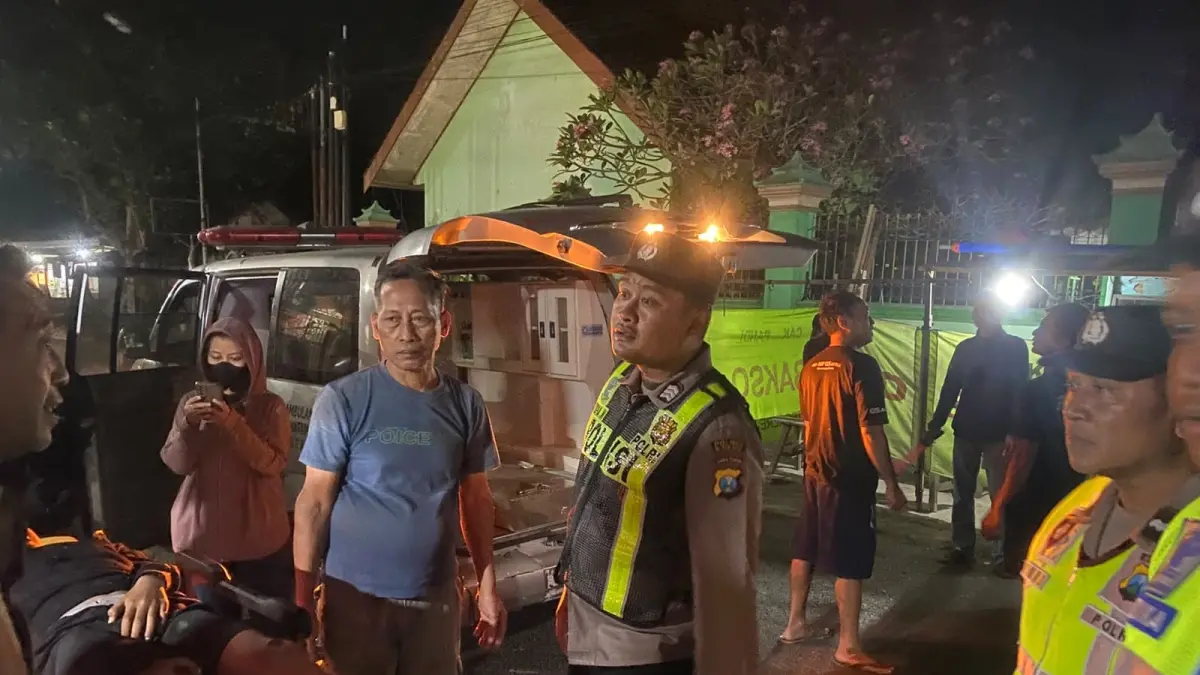 Kecelakaan Tossa di Ponggok Blitar: Pengemudi Bergurau Saat Berkendara Akibatkan Cidera