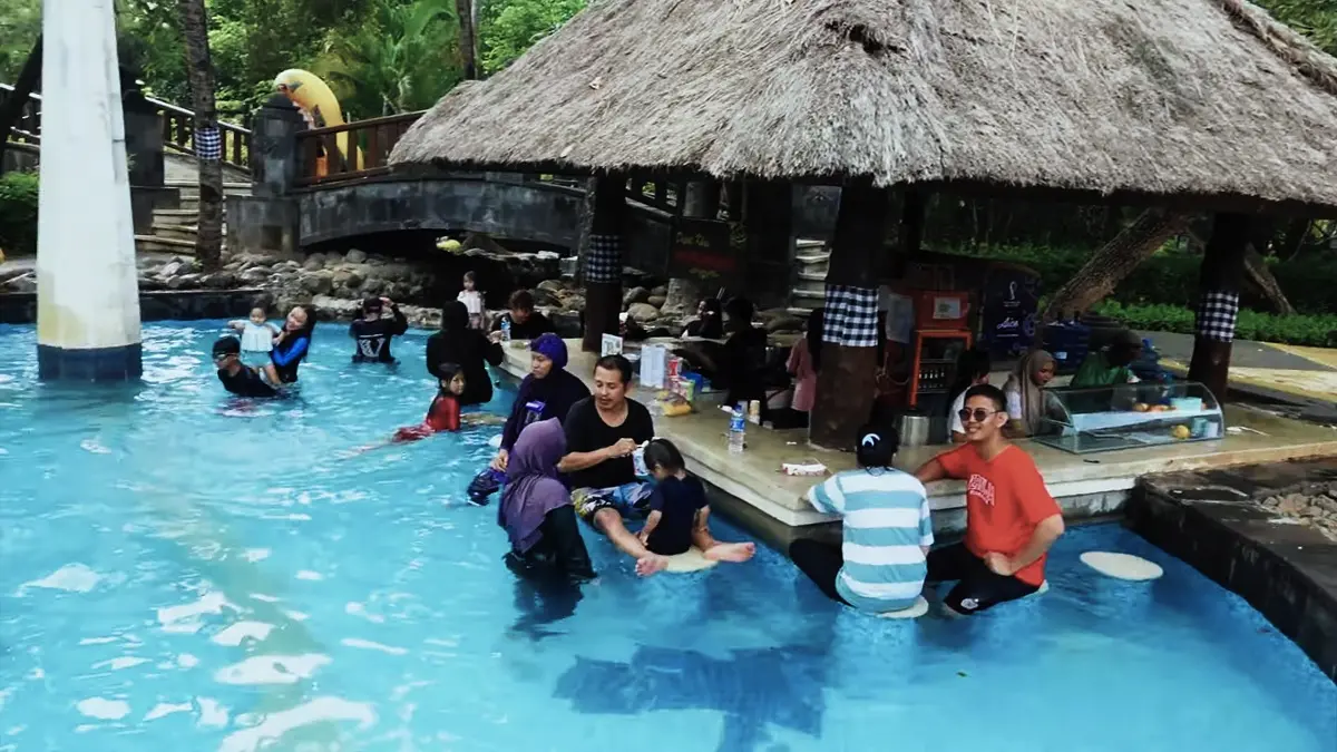 Keseruan Waterboom Lippo Cikarang: Ramai Pengunjung dan Perlombaan Drumband Menarik Tertarik