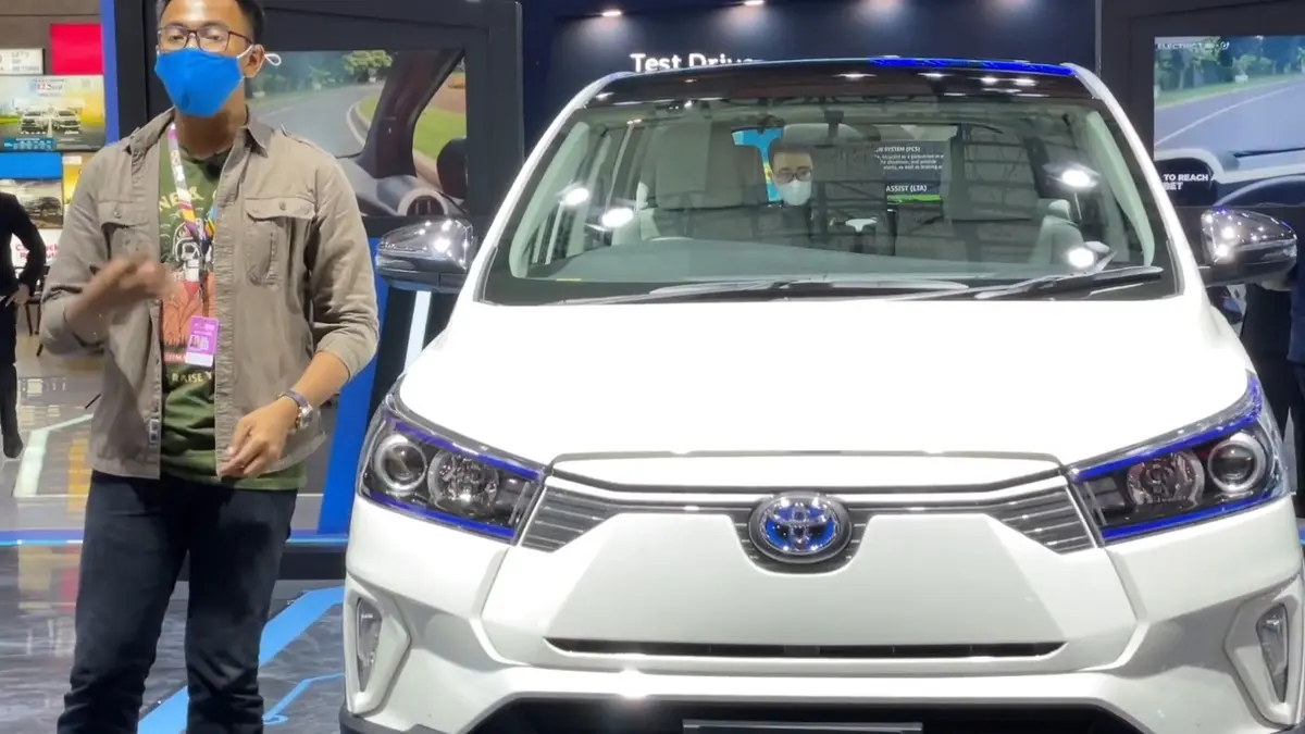 Kijang Innova EV: Prototipe Mobil Listrik Toyota yang Menggoda Penggemar Otomotif di Blitar