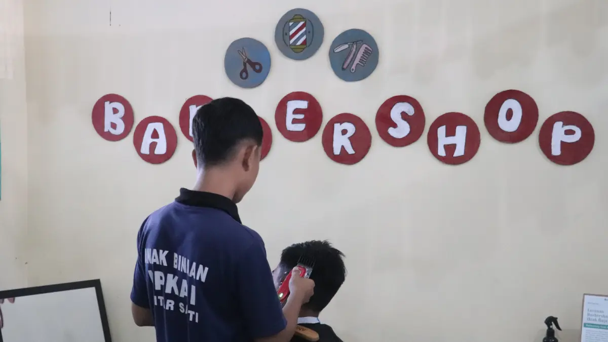 Kisah Inspiratif Anak Binaan LPKA Blitar: Menyusun Mimpi Sebagai Barber dan Barista