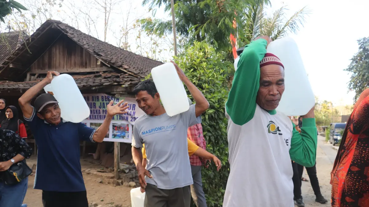 Krisis Air Bersih di Margomulyo: Warga Hadapi Tantangan di Tengah Musim Kemarau