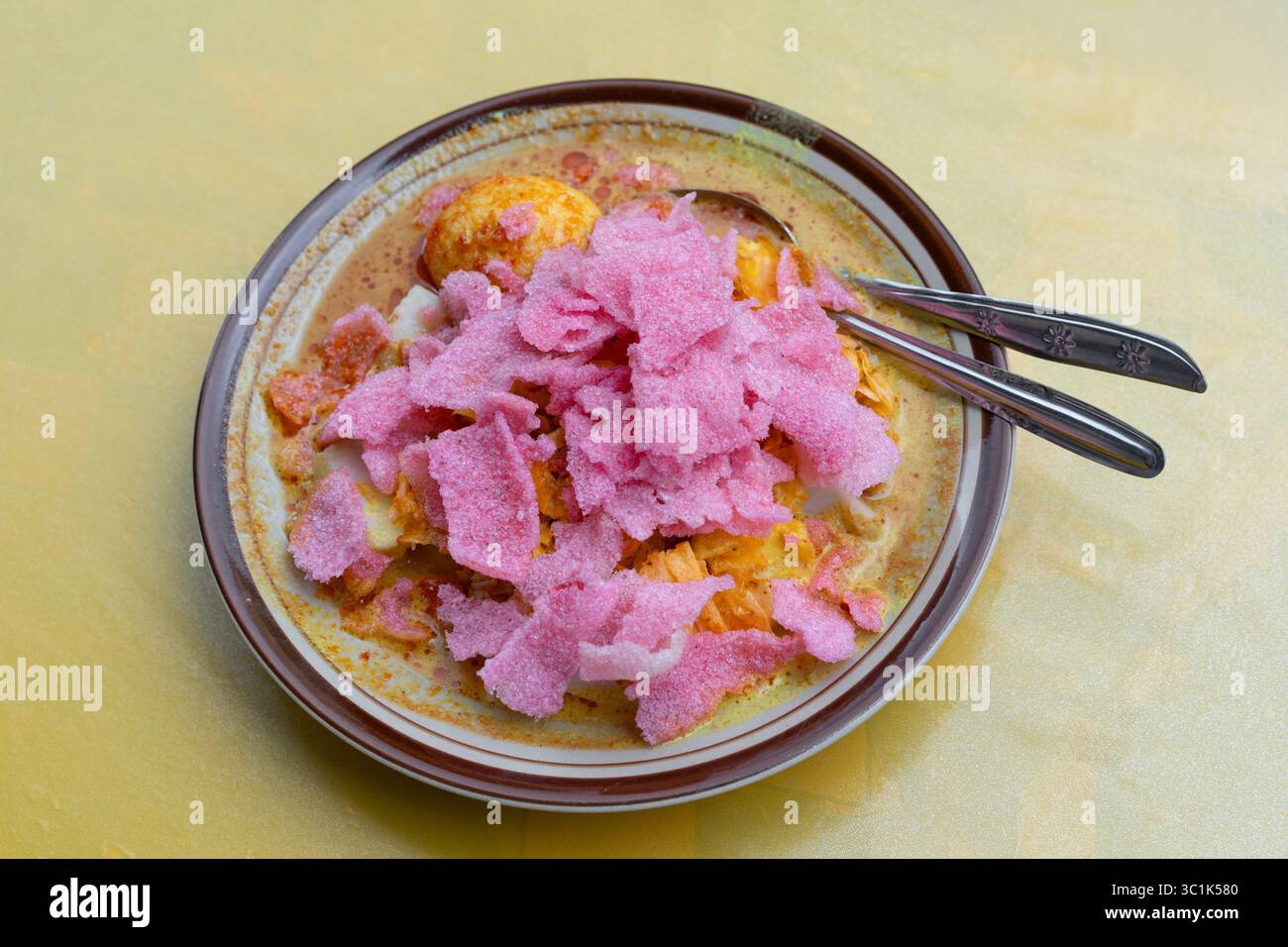 Lontong Sayur Blitar: Sarapan Klasik yang Selalu Menggugah Selera
