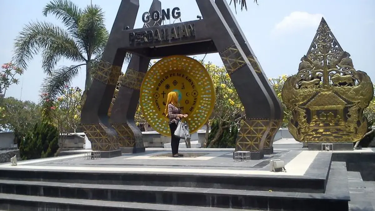 Makam Bung Karno Blitar: Destinasi Sejarah dengan Museum dan Gong Perdamaian Dunia