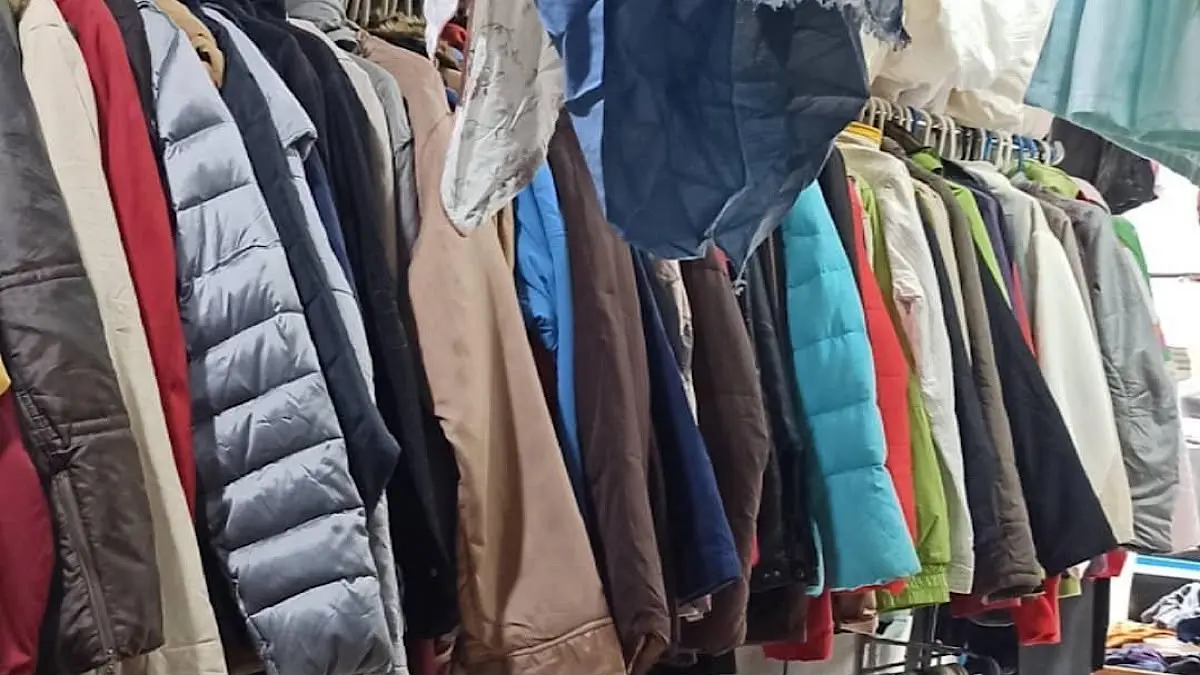 Malam Minggu Berbeda, Nikmati Sensasi Thrifting di Sam Poo Kong Semarang