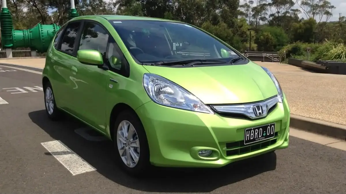 Membedah Honda Jazz Hybrid GR Cross 2026: Apakah Lebih Unggul dari Honda City Hatchback?