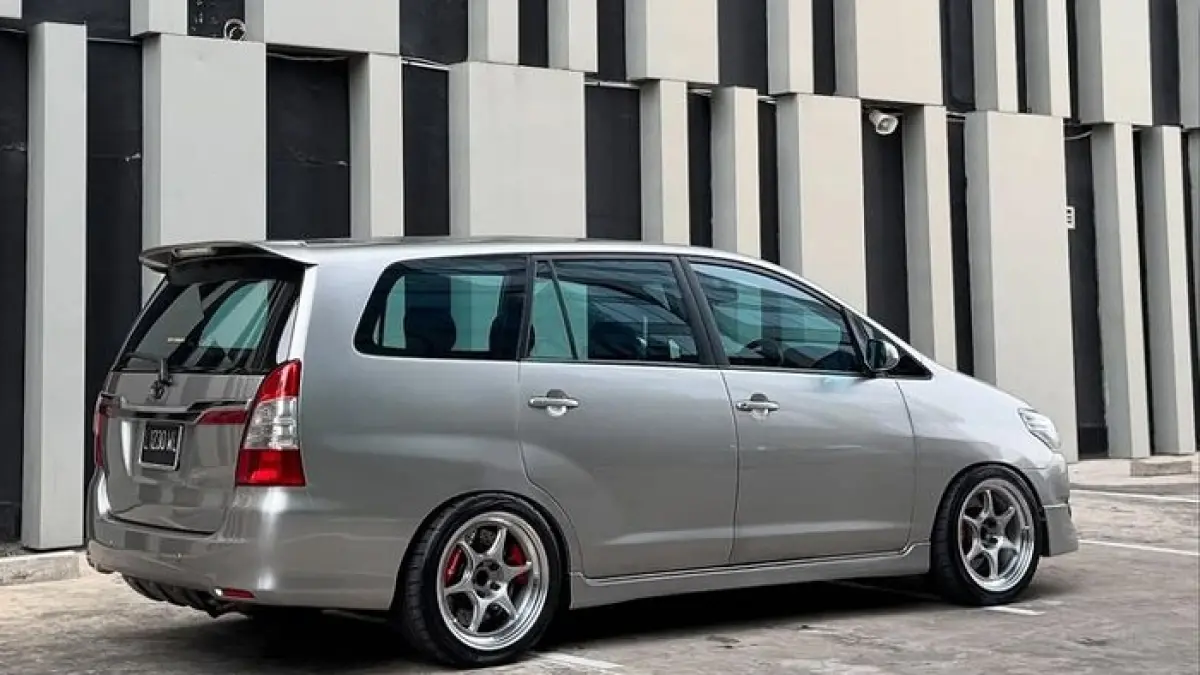 Mencari Mobil Keluarga Diesel Terbaik di Blitar: Toyota Innova, Isuzu Panther, atau Suzuki Ertiga?