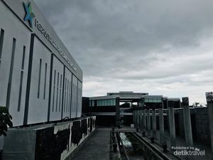 Menelusuri Jejak Sejarah di Perpustakaan Proklamator Bung Karno