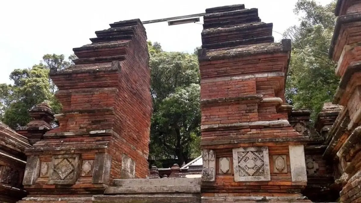 Menelusuri Jejak Sejarah MajapahitMelalui Candi Penataran di Blitar