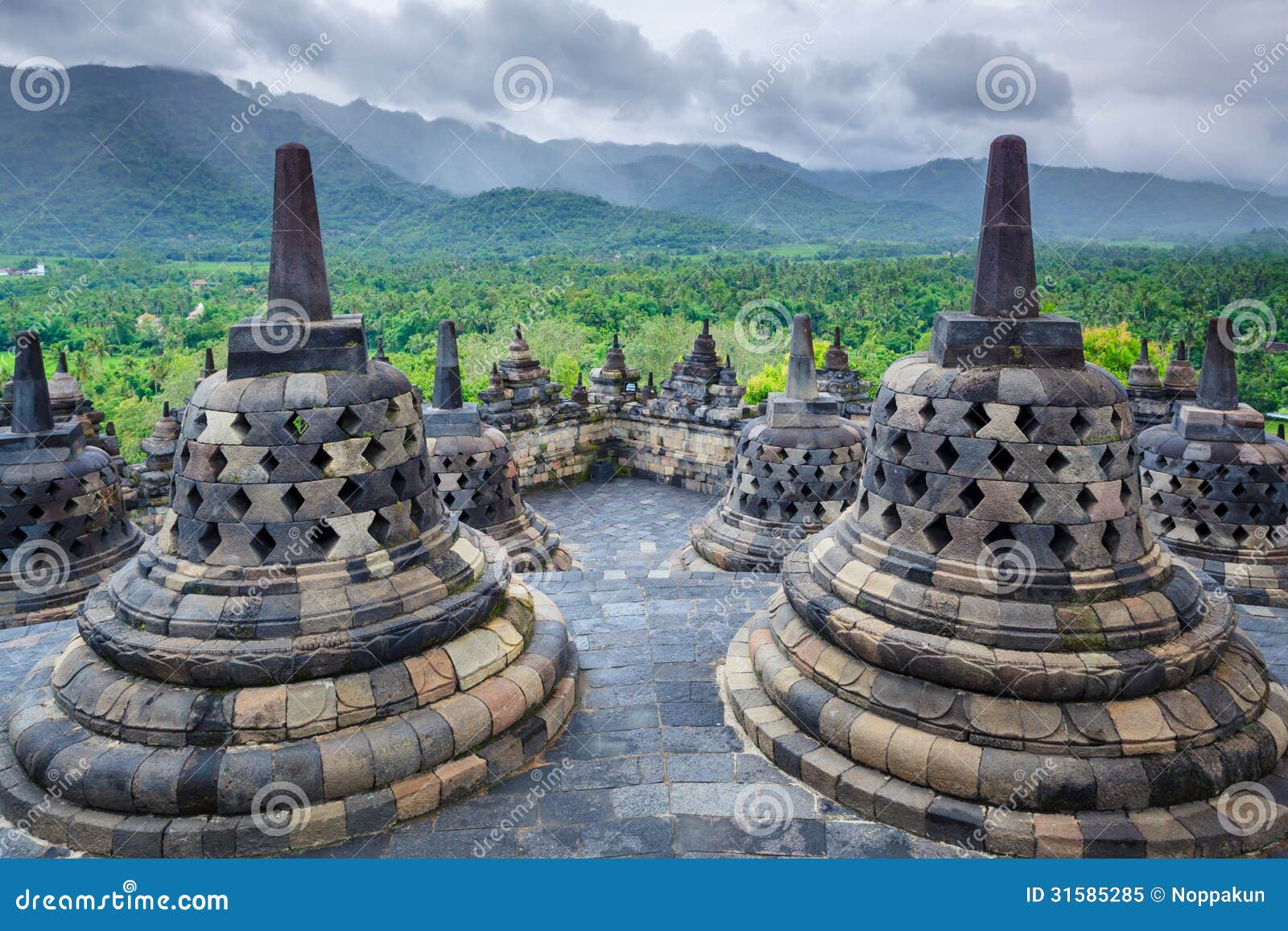 Menelusuri Keagungan Candi Penataran: Warisan Budaya Majapahit di Blitar