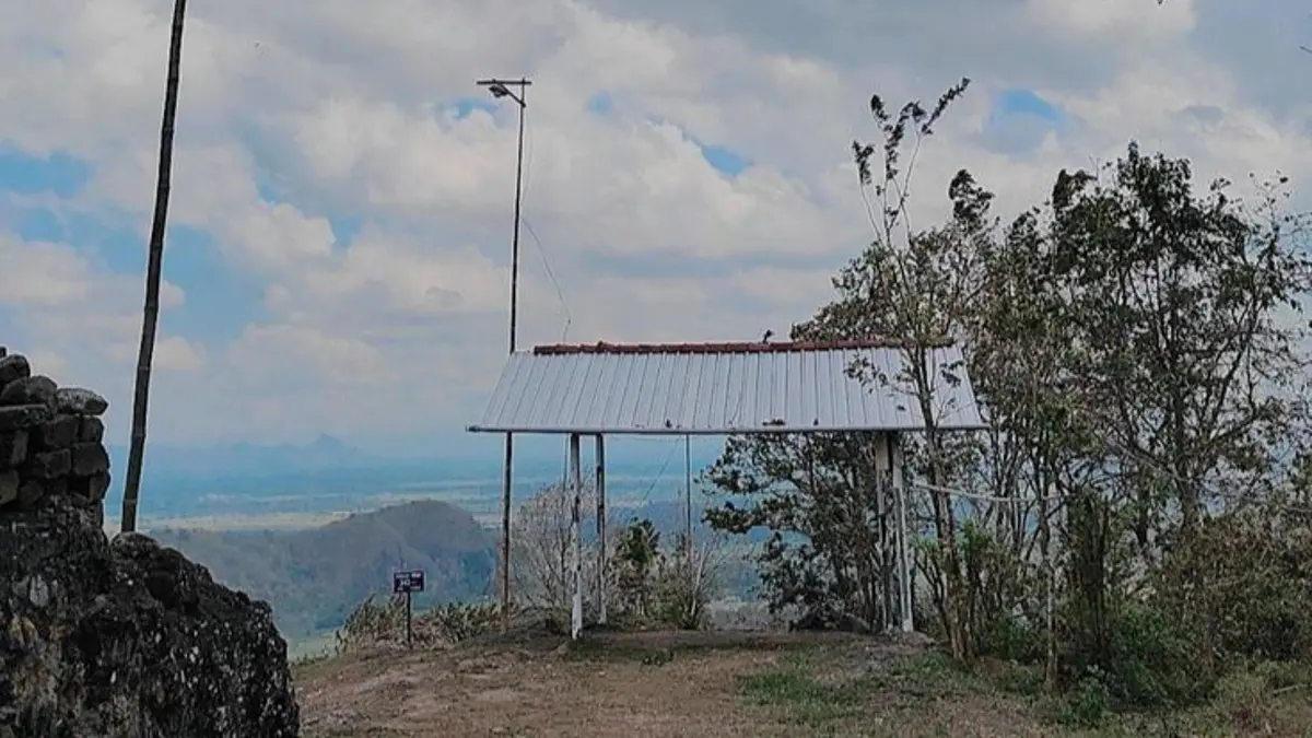 Menggali Filosofi Gunung Pegat: Lebih dari Sekadar Mitos Perpisahan