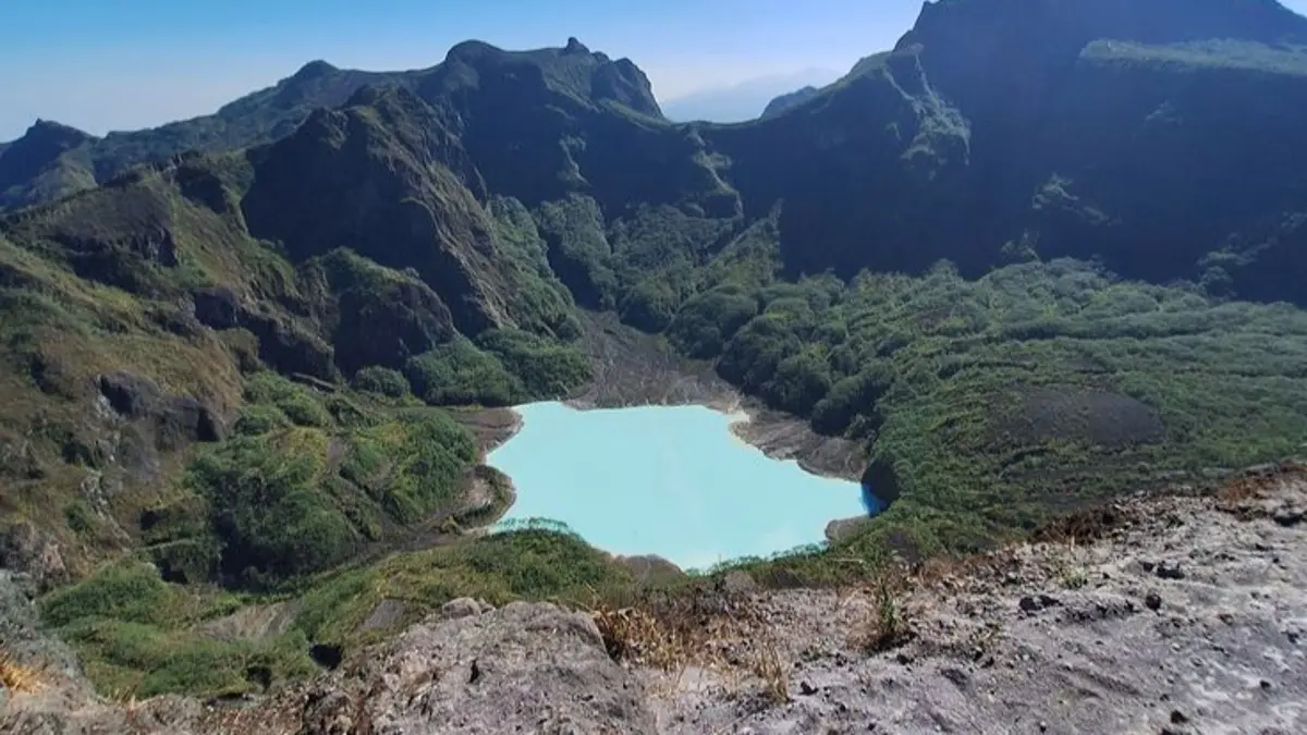 Menggali Makna Legenda Lembu Suro di Gunung Kelud: Kisah Sayembara Majapahit yang Abadi