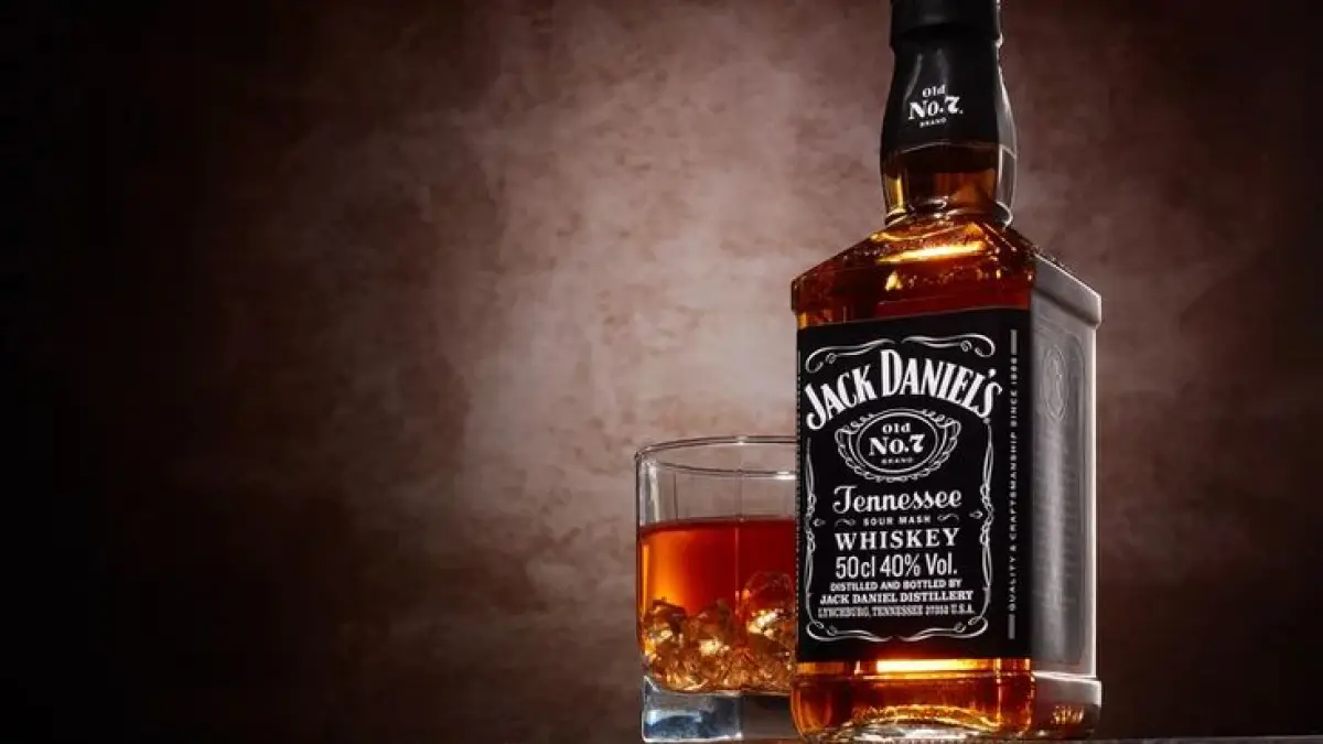 Menggali Rahasia Pembuatan Jack Daniel's: Whisky Legendaris dari Amerika yang Menyentuh Selera Blitar