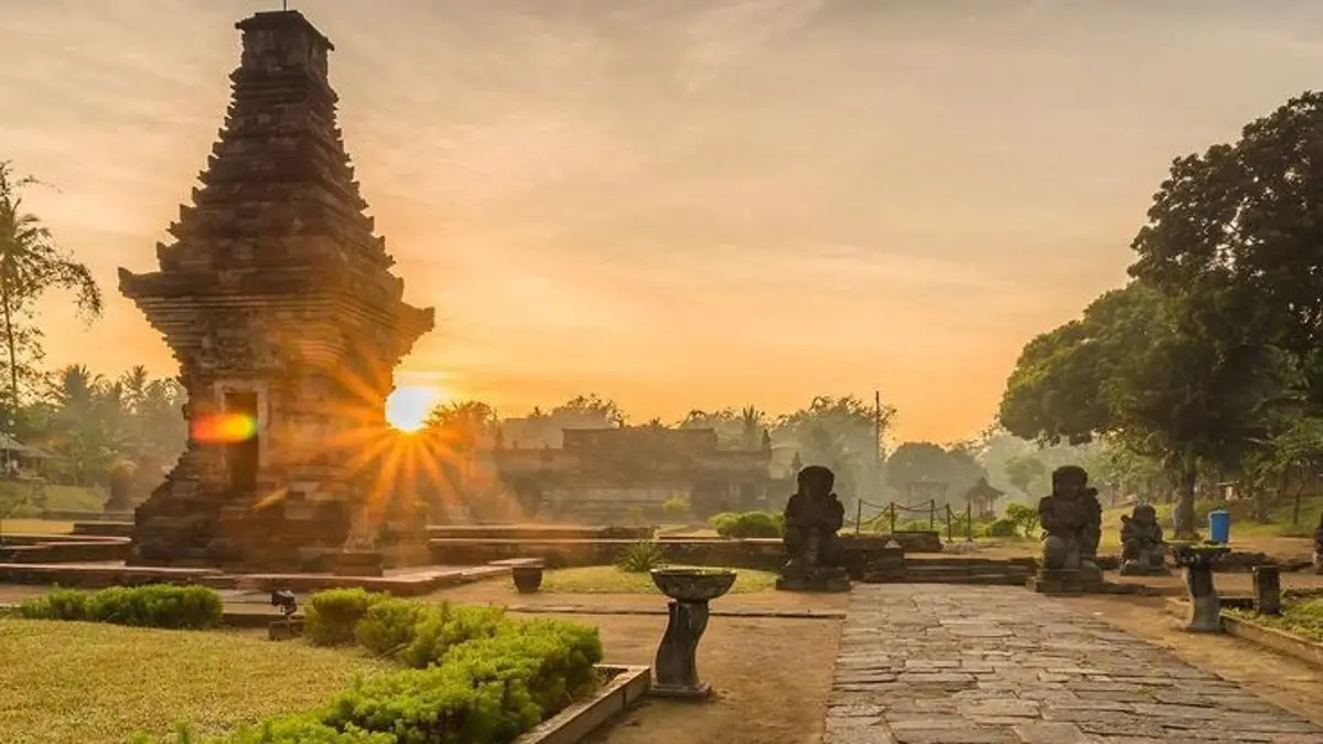 Menggali Sejarah Candi Penataran: Pusat Keagamaan dan Warisan Budaya Kawasan Kediri