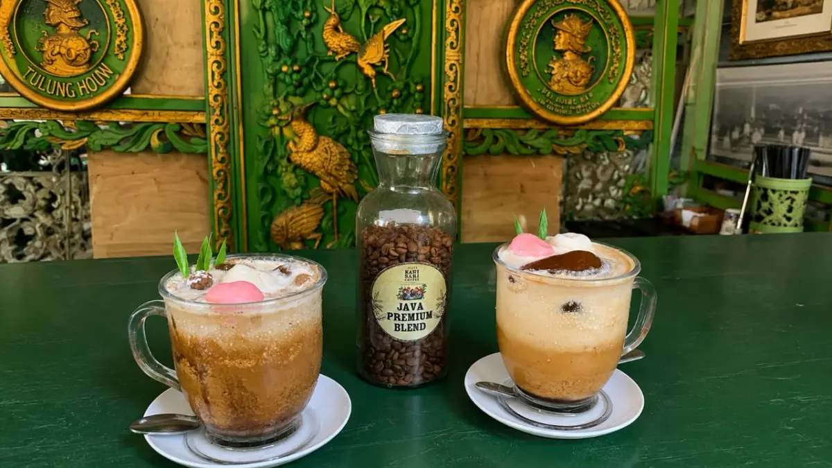Menikmati Es Kopi Pleret: Sajian Istimewa dari Kawisari Koffie di Hotel Tugu Blitar