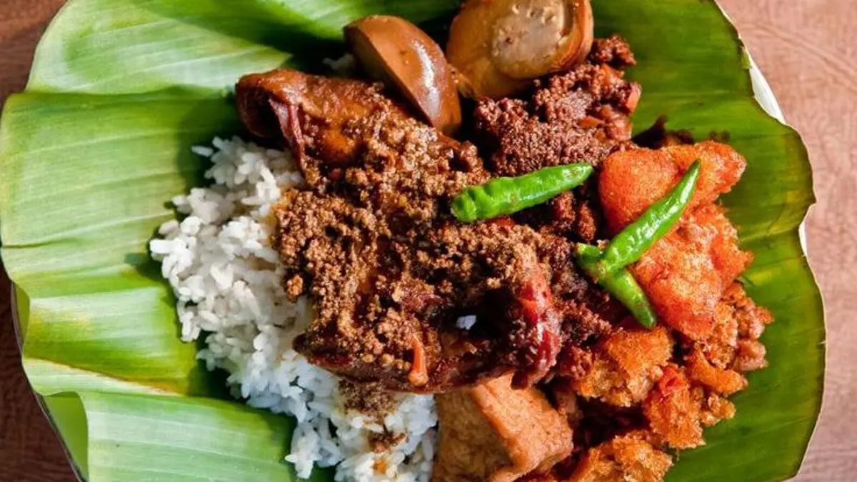 Menikmati Gudeg Yu Djum: Kuliner Ikonik Yogyakarta yang Wajib Dicoba di Dekat Malioboro
