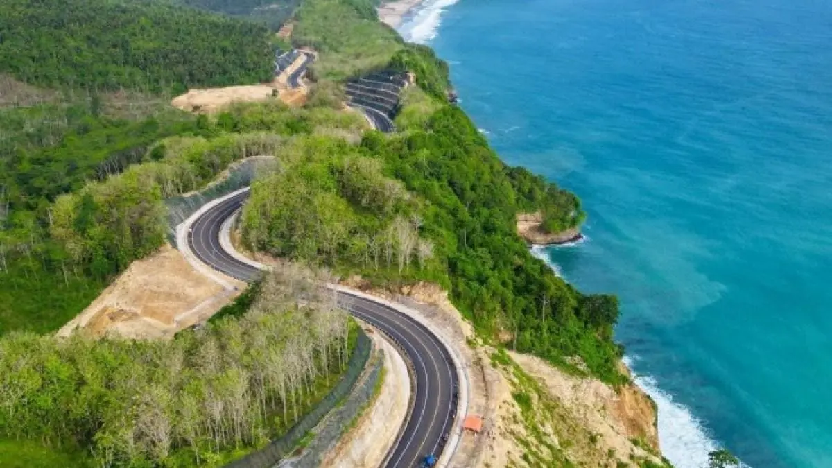Menjelajahi Keindahan JLS: Rute Terbaik ke Pantai Sine dari Blitar