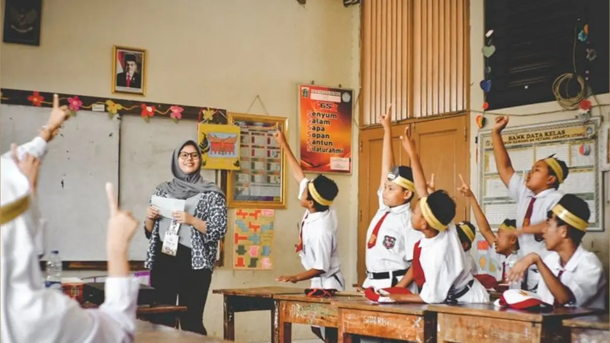 Menteri Pendidikan Tinjau Kembali Situasi Pasca Ancaman Bom di SDN Srengseng Sawah 15