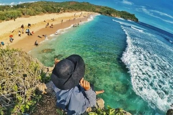 Menyelami Keindahan Eksotis Pantai Pasetran Gondomayit Blitar: Mitos dan Realita