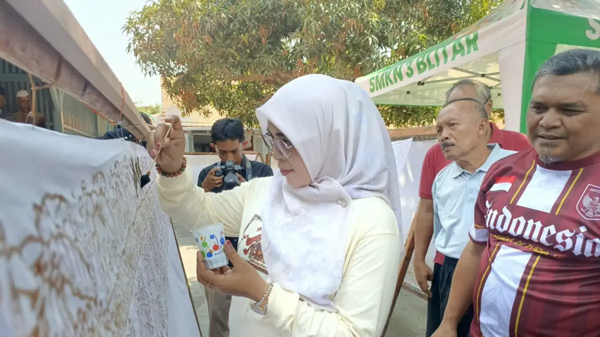 MGMP Blitar Raya Tingkatkan Kompetensi Guru Seni Budaya Lewat Pelatihan Batik Cap