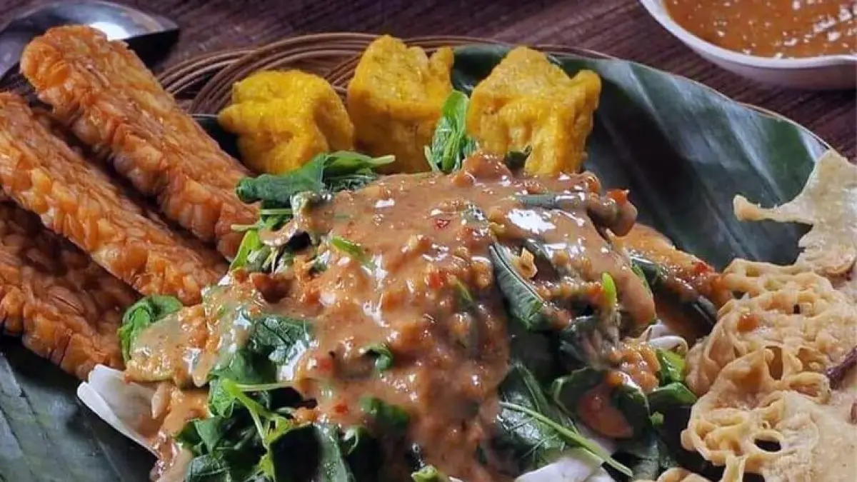 Nikmati Nasi Pecel Mbak Ira Khas Madiun di Cibubur: Lezat dan Menggugah Selera Sebelum Ramadan