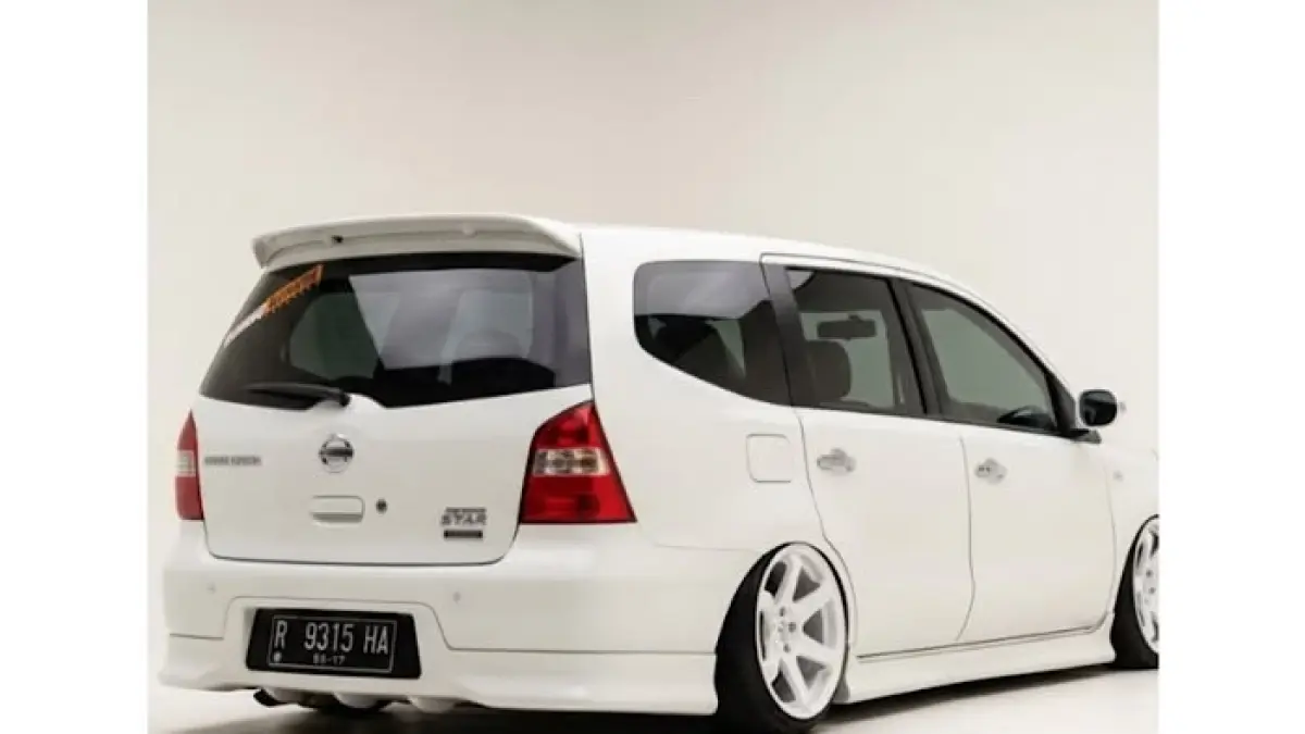 Nissan Grand Livina XV Manual 2013 Dijual Rp97,9 Juta: Solusi Mobil Keluarga Irit dan Handal di Blitar
