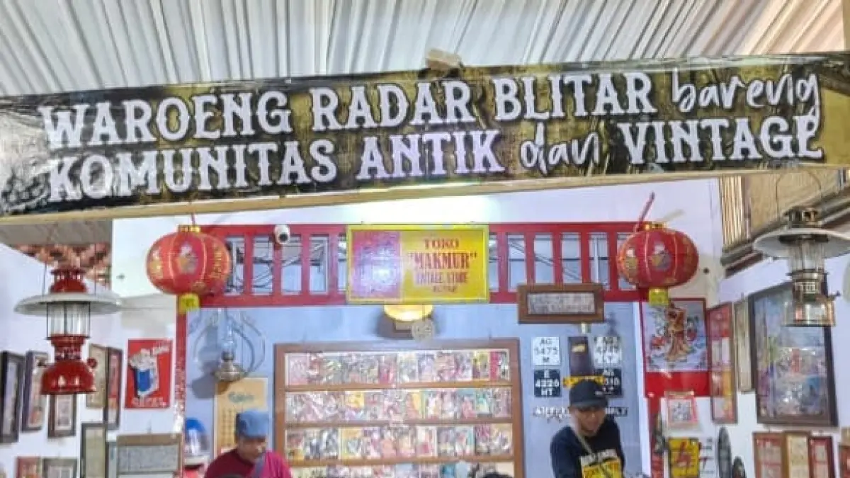Nostalgia Berharga di Toko Klontong Jadul: Komunitas Antik dan Vintage Blitar Memikat Pengunjung di Blitar Djadoel