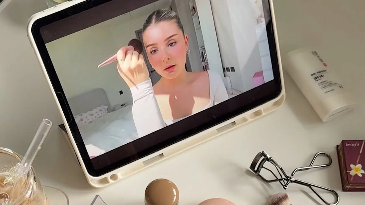 Panduan Clean Makeup Look Ekonomis: Tampil Cantik Natural ala MUA Paw untuk Masyarakat Blitar