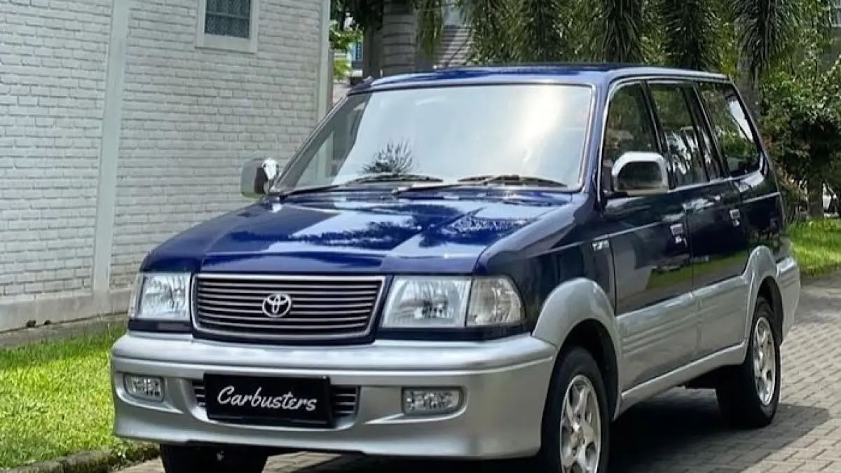Panduan Memilih Toyota Kijang LGX dan Krista Bekas di Blitar: Hanya Selisih Rp4 Juta!