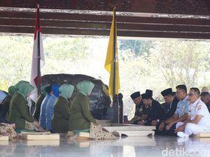 Pangdam V/Brawijaya Memimpin Ziarah Kebangsaan di Makam Bung Karno Jelang HUT ke-81 TNI