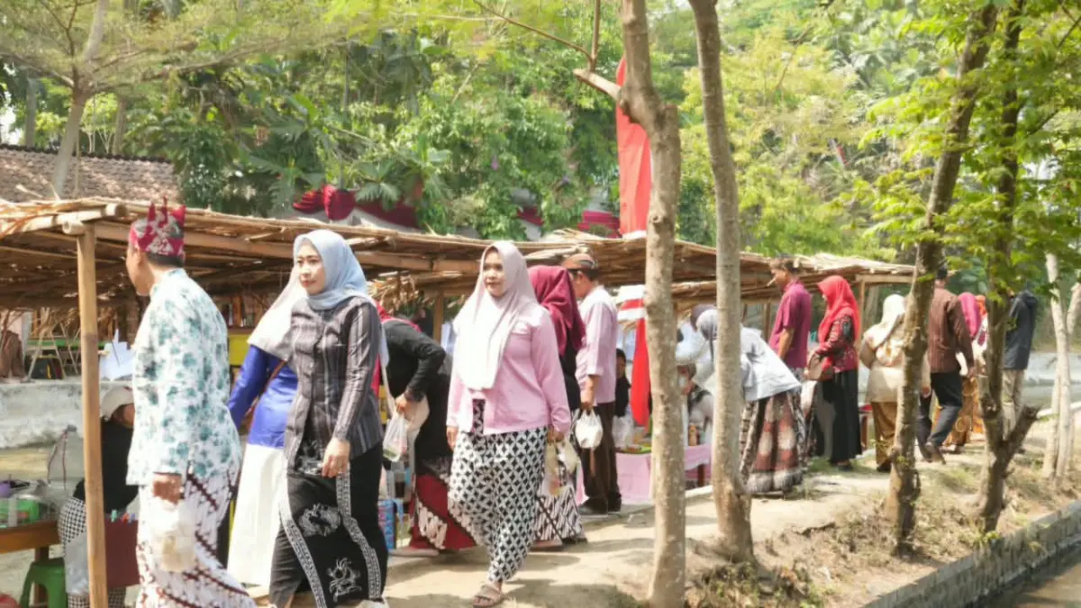 Pasar Apung Kali Karplos: Destinasi Wisata Baru untuk Dukung UMKM di Blitar