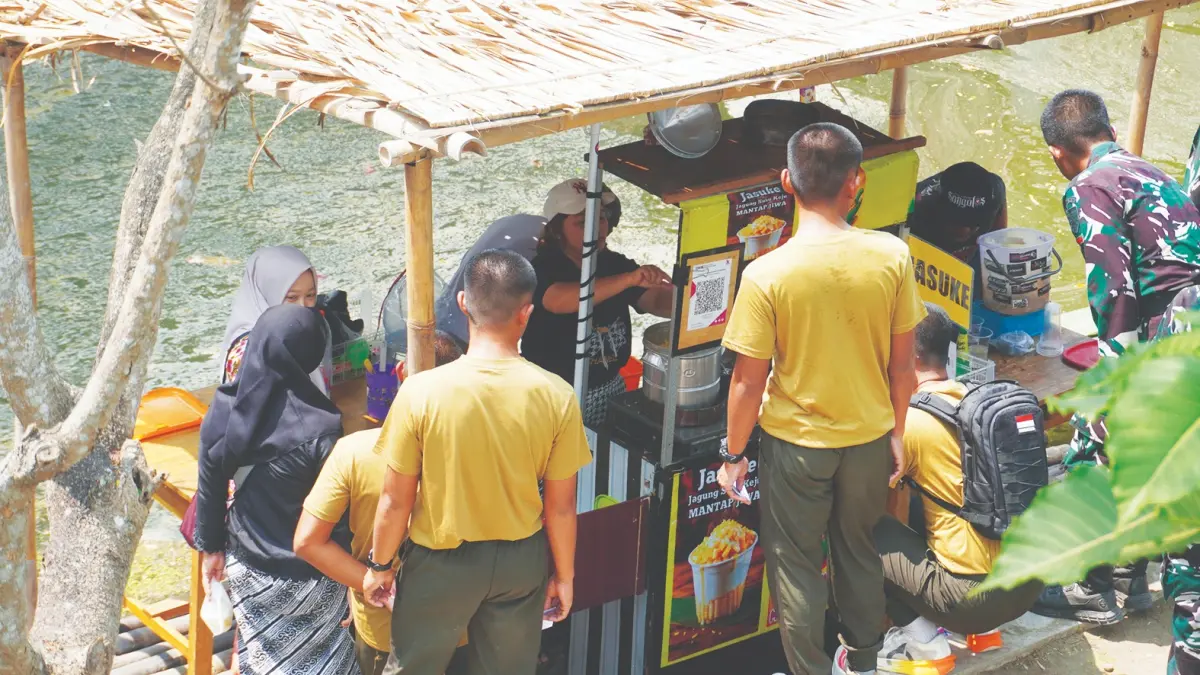Pasar Apung Karplos Blitar: Inovasi Kuliner yang Membangkitkan Ekonomi Lokal