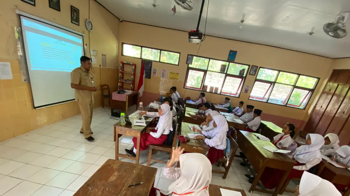 Pengawasan Ketat saat MPLS di Blitar: Cabdin Jatim Pastikan Tiada Perpeloncoan